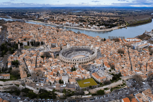 Recorrido histórico a pie por la antigua Arles