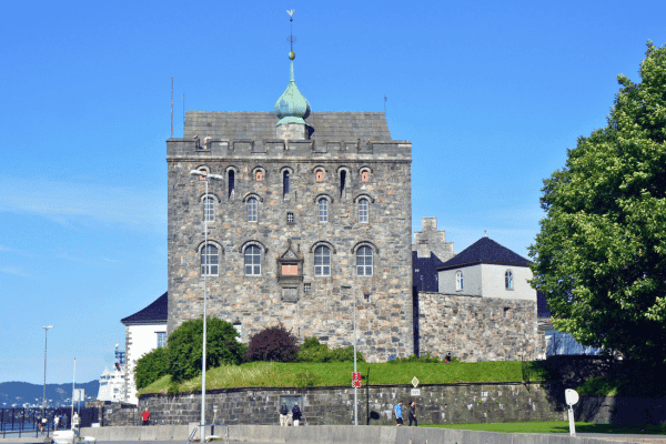 Visita a pie autoguiada sobre cultura e historia de Bergen — image 2