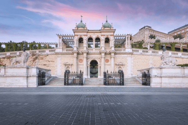 Visita autoguiada a pie de Navidad por Budapest — image 5