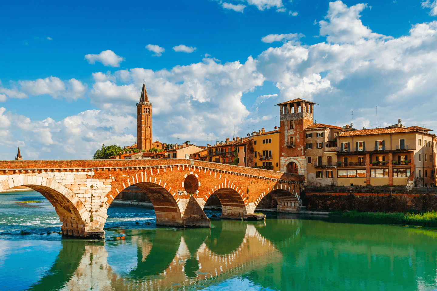 Recorrido a pie por Verona: explore la ciudad en un recorrido autoguiado
