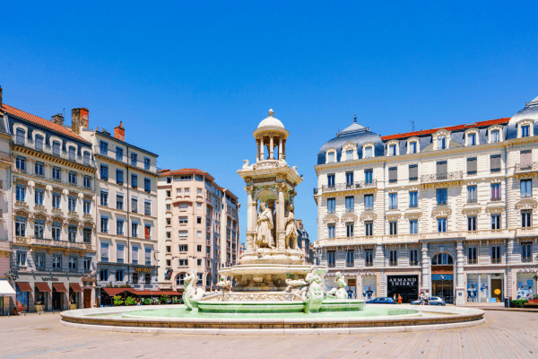 Tour a pie autoguiado por Lyon