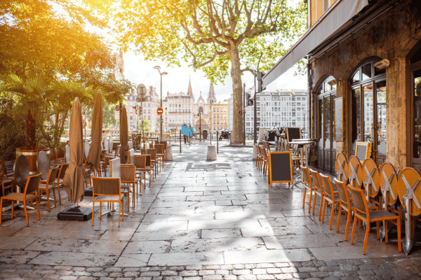 Hôtel de Ville – The Heartbeat of a Resisting City