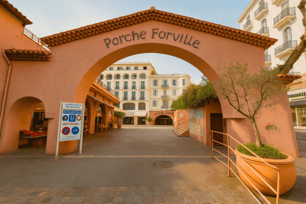 Tour a pie autoguiado por Cannes