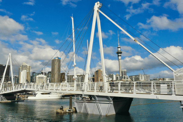 Visita a pie autoguiada por la ciudad de Auckland