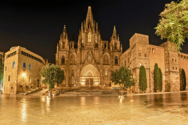 Visita autoguiada a pie por las luces navideñas de Barcelona — image 4