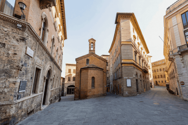 A City Behind Stone: Siena and the Memory of Defence