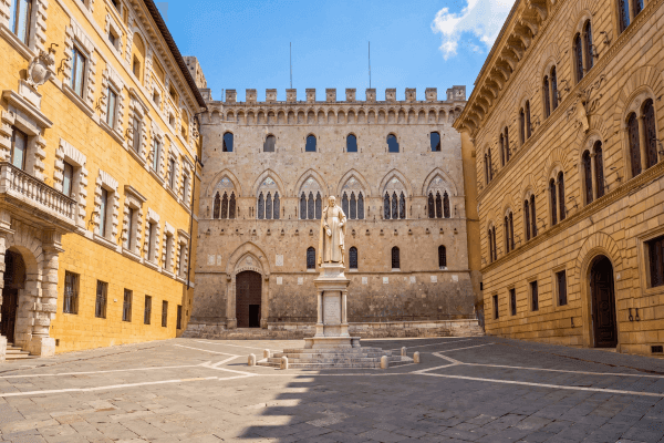 Piazza Salimbeni