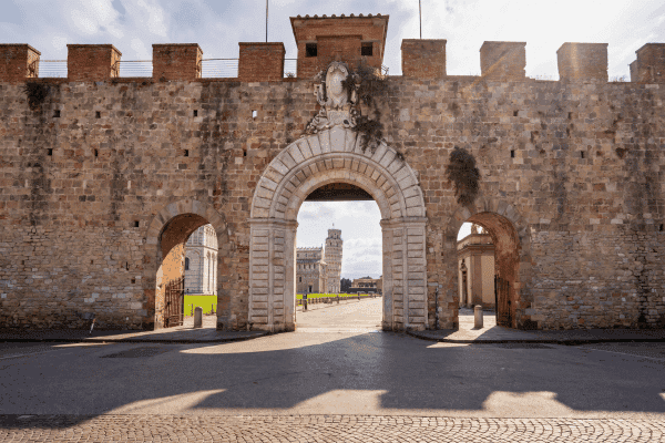 Tour a pie autoguiado de un día por Pisa