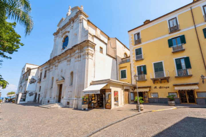 Tour a pie autoguiado por Sorrento — image 3